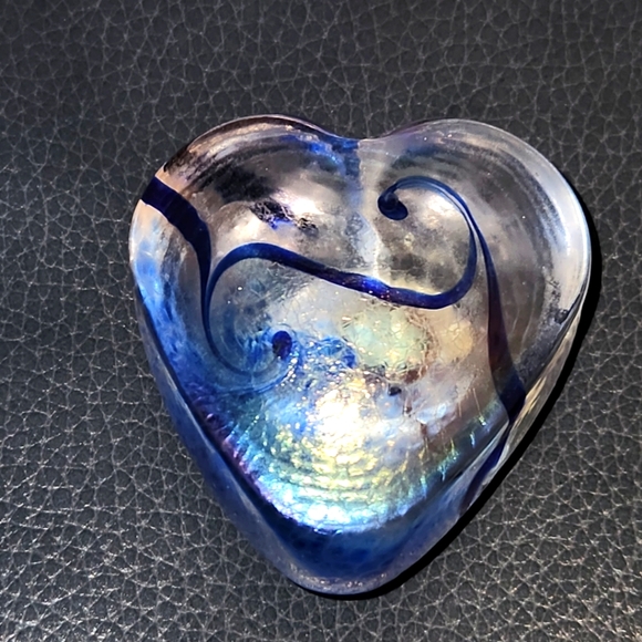 RHAG Robert Held BLUE Art Glass Iridescent Heart Paperweight Signed,2 1/4" - Picture 1 of 4